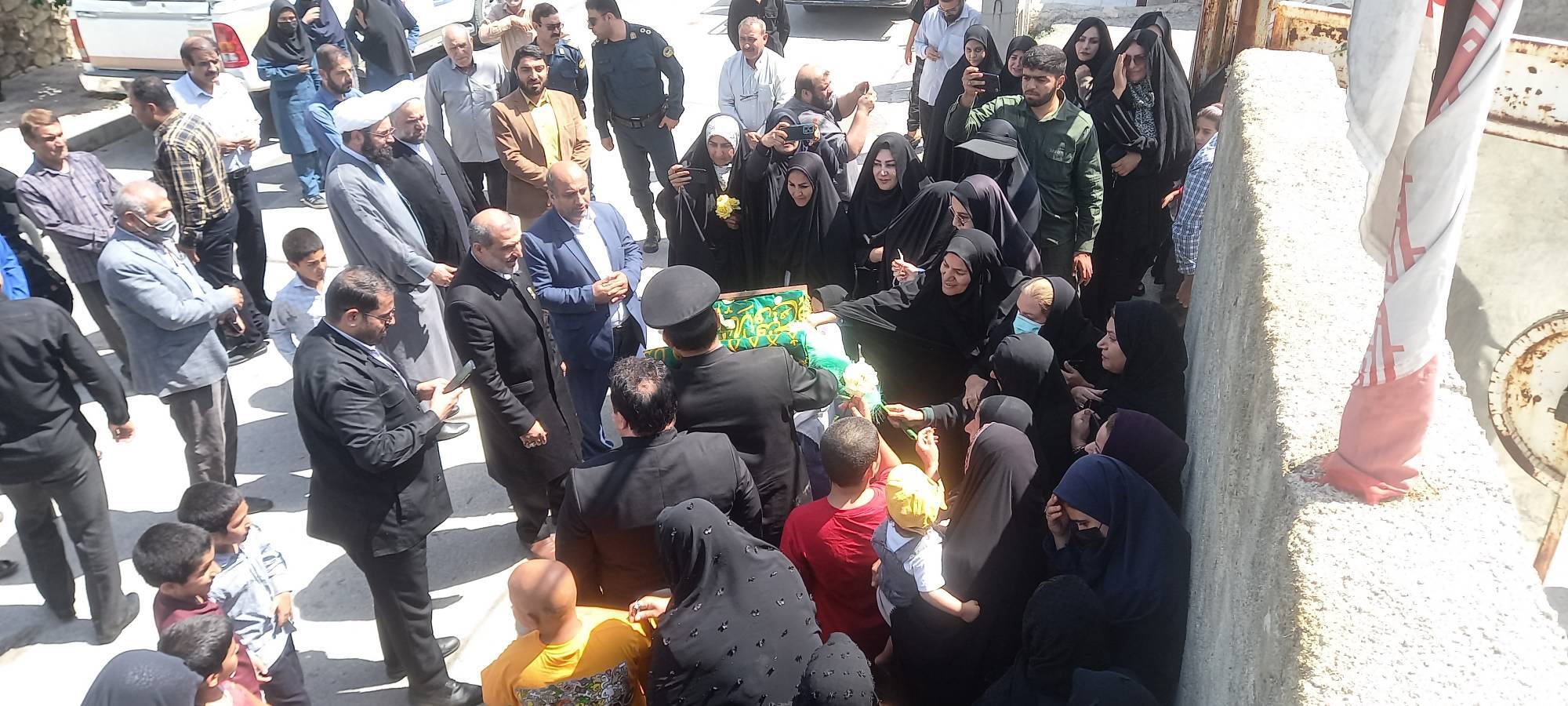 استقبال از پرچم متبرک حرم امام رضا (ع) در بوستان