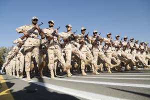 حداقل حقوق سال آینده ۱۳ میلیون تومان تعیین شد/ سربازان نیز مشمول افزایش حقوق شدند