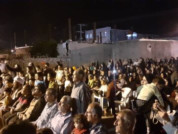 مردم مؤمن باشت با حضور در مراسمی معنوی، پرچم متبرک حرم رضوی را زیارت کردند.