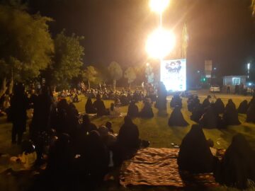 پارک شهدای نفت گچساران، امشب میزبان مراسمی باشکوه برای گرامی‌داشت نخستین سالگرد شهدای خدمت بود.