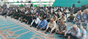 از میدان جنگ تا سنگر نماز؛ سردار محمدپور با زبان تهدید دشمن را افشا کرد، سیدعلی حسین‌پور با کلمات آتشین به دل مخاطبان زد و حجت‌الاسلام بلادی ندای وظیفه را به بلندای تریبون فریاد زد.