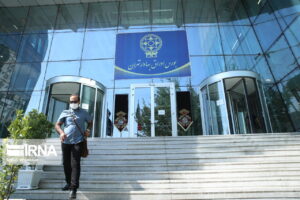 افت ۱۱ هزار واحدی شاخص بورس با خُلف وعده خودروسازان و بانکی‌ها