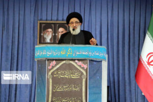 امام جمعه کرج: فرماندهی مستقیم رهبر انقلاب در جنگ ۱۲ روزه، نماد اقتدار نظام بود