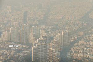 هوای تهران در مرز خطرناک است؛ هشت ایستگاه بنفش