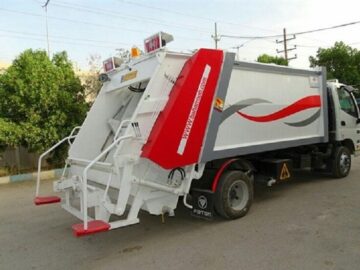شهرداری همدان ۱۵ دستگاه ماشین آلات خود را جهت خدمت به زائران اربعین راهی کربلا کرد