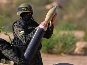 عملیات مشترک قدس و قسام در شرق غزه؛ انهدام تانک مرکاوا و بولدوزر نظامی رژیم صهیونیستی