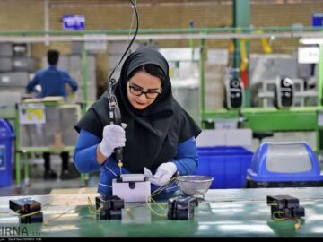 معاون وزیر: سالانه یک میلیون و ۴۰۰ هزار نفر در جست‌وجوی کار هستند
