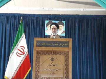 مقاومت ایران در برابر استکبار جهانی موجب عزت و انسجام ملی شد