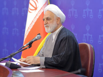 مقامات قضایی به هیچ وجه نباید در ورطه تخلف و ارتکاب جرم بیفتند
