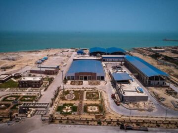 تشنه در کنار دریا؛ هرمزگان به دنبال آبِ گوارا