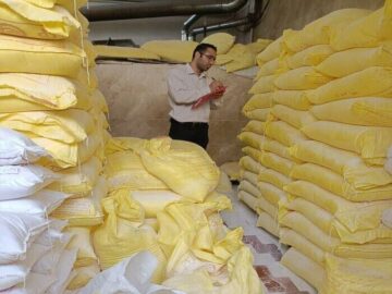 انبار احتکار ۱۸ تن گندم در دلفان کشف شد