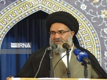 امام جمعه یاسوج: وحدت در برابر توطئه‌های دشمنان ضروری است