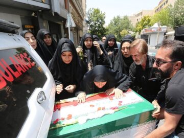 آخرین دیدار مادر با قاری قرآنی که در حمله رژیم صهیونیستی شهید شد