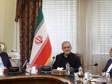 بازدید سرزده رئیس‌جمهور از وزارت نفت