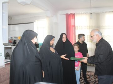 حضور مسوولان در منزل شهید حضرتی؛ تجلیل از شهید اقتدار ملی بهزیستی قصرشیرین