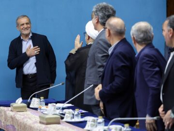 نماینده ادوار مجلس: اتهام به رئیس‌جمهور خلاف وحدت در جامعه است
