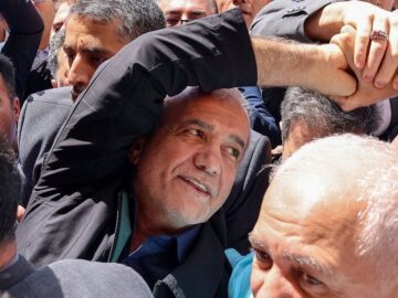 قطار سیاست و ریل ملت