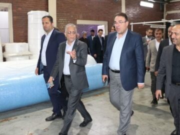 معاون وزیر صمت: گریدهای مورد نیاز صنایع نساجی و منسوج نبافته در بورس کالا عرضه می‌شود