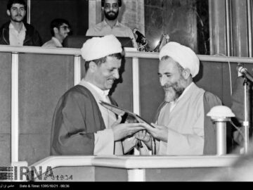 تایید تغییر نام «مجلس شورای ملی» به «مجلس شورای اسلامی» با امضای مهدوی‌کنی