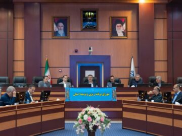 استاندار مرکزی: مجتمع‌های اداری، ساختار دولتی را بهینه می‌سازند