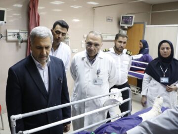 ادامه خدمات درمانی به مصدومان واژگونی اتوبوس در شیراز
