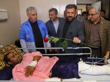 استاندار فارس: با مقصران حادثه واژگونی اتوبوس برخورد می‌شود