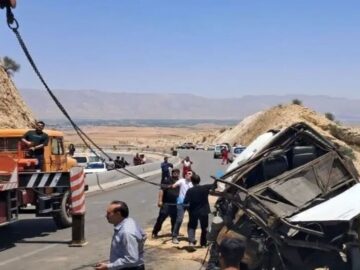 بی‌احتیاطی راننده و تخلفات شرکت مسافربری، علت سانحه اتوبوس محور فیروزآباد- کوار اعلام شد