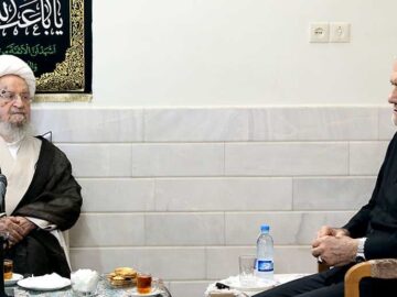 آیت الله مکارم شیرازی: اتحاد مردم پس از جنگ بیش از پیش تقویت شد