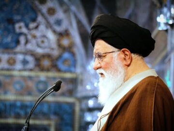 امام جمعه مشهد:آمریکا عامل اصلی شهادت مردم غزه بر اثر گرسنگی است 