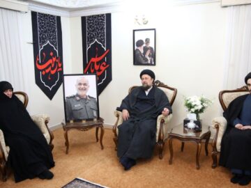 سیدحسن‌خمینی با خانواده شهید سپهبد حسین سلامی دیدار کرد