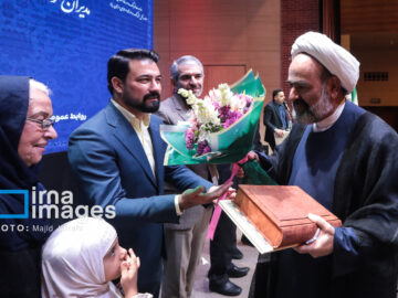 تکریم و معارفه مدیرکل فرهنگ و ارشاد اسلامی استان یزد