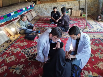 دانشجویان جهادگر سلامت به دل کوهستان‌های  فریدونشهر رفتند