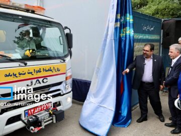 رونمایی از خودروی بحران و محصول دانش بنیان جاذب ماده بودار کننده گاز