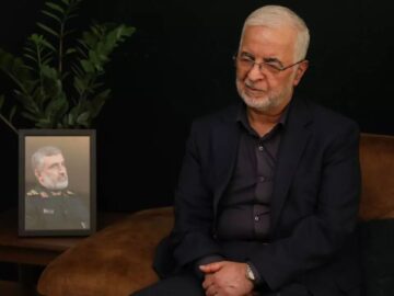 وزیر کشور با خانواده شهیدان حاجی‌زاده و کاظمی دیدار کرد