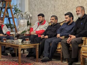 دیدار مسئولان هلال‌احمر با خانواده سپهبد باقری