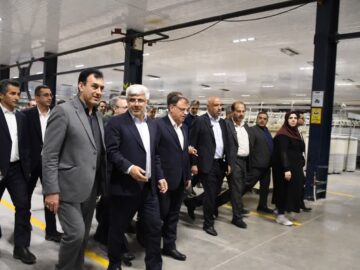 بازدید وزیر تعاون از کارخانه ماهوت شمال در گلستان