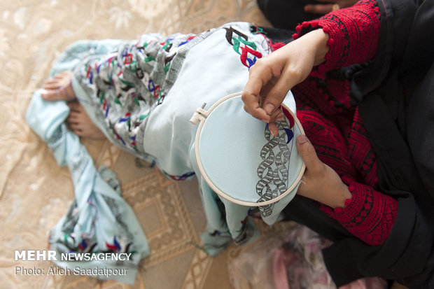 از سوزن‌دوزی تا قالیبافی حجمی؛ اینجا هنر و مهارت اشتغال می‌آفریند