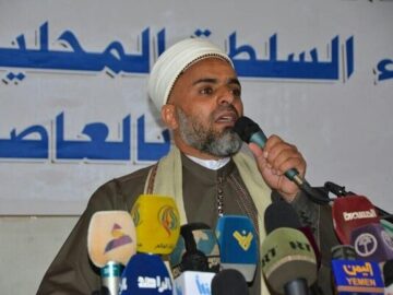 مفتی یمن: تا دیوار ترس شکسته نشود ستمگری آمریکا متوقف نمی شود