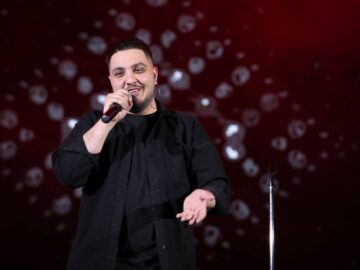 آرون افشار برای «ایران» خواند؛ جای این کار خالی بود