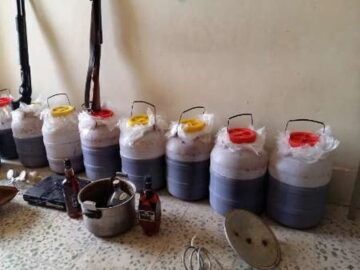 کشف ۱۵۰ لیتر مشروبات الکلی از باغ ویلایی در دماوند