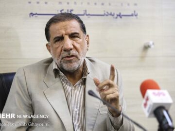 کوثری: ایران اهل منطق و مذاکره است، اما تسلیم نخواهد شد