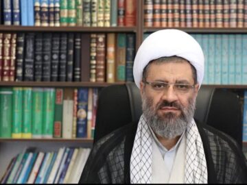 سکوت در برابر باطل همراهی با آن تلقی می‌شود