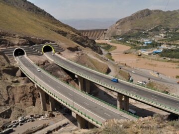 انسداد محور آزادراه منجیل به رودبار