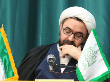 در جستجوی استقامت ملی؛ تکبر از انسان‌های عزت‌طلب، دور است