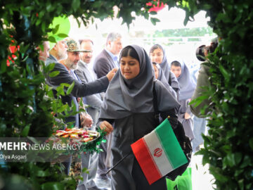 روپوش دانش آموزان دختر گران‌تر نرخ گذاری می‌شود