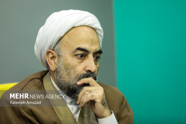 نهادها جایگزین احساس تکلیف فردی شده اند؛نخوانده می گفتند«خیمه» نجس است