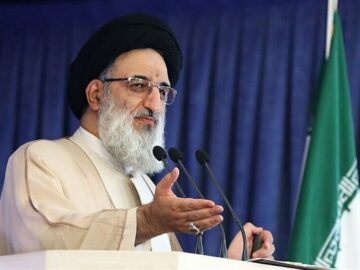 فضای مجازی را باید از اشغال دشمن خارج کنیم