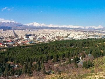 رفع موانع کاشت ۳۰ هزار درخت در بوستان سرخه حصار