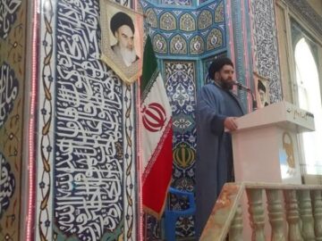 امام جمعه اسفرورین: نماز جمعه نمادی از وحدت و همبستگی امت اسلامی است