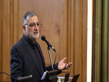 زاکانی: مردم ایران خواهان جنگ نیستند اما میدان را خالی نمی‌کنند